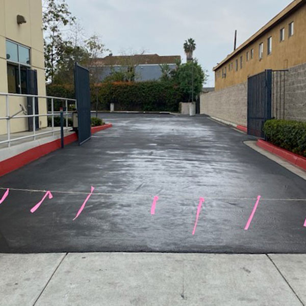 asphalt sealcoating